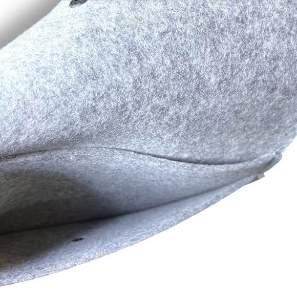 Pack & Smooch Wool and Leather Gray Tablet Case 10.5” x 8” - Picture 5 of 9